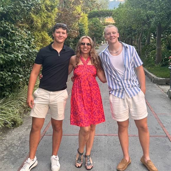 Meet your Posher, Jacklauren - Picture 3 of 5